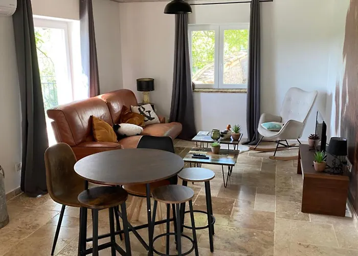 La Cour De Ferme * Coume